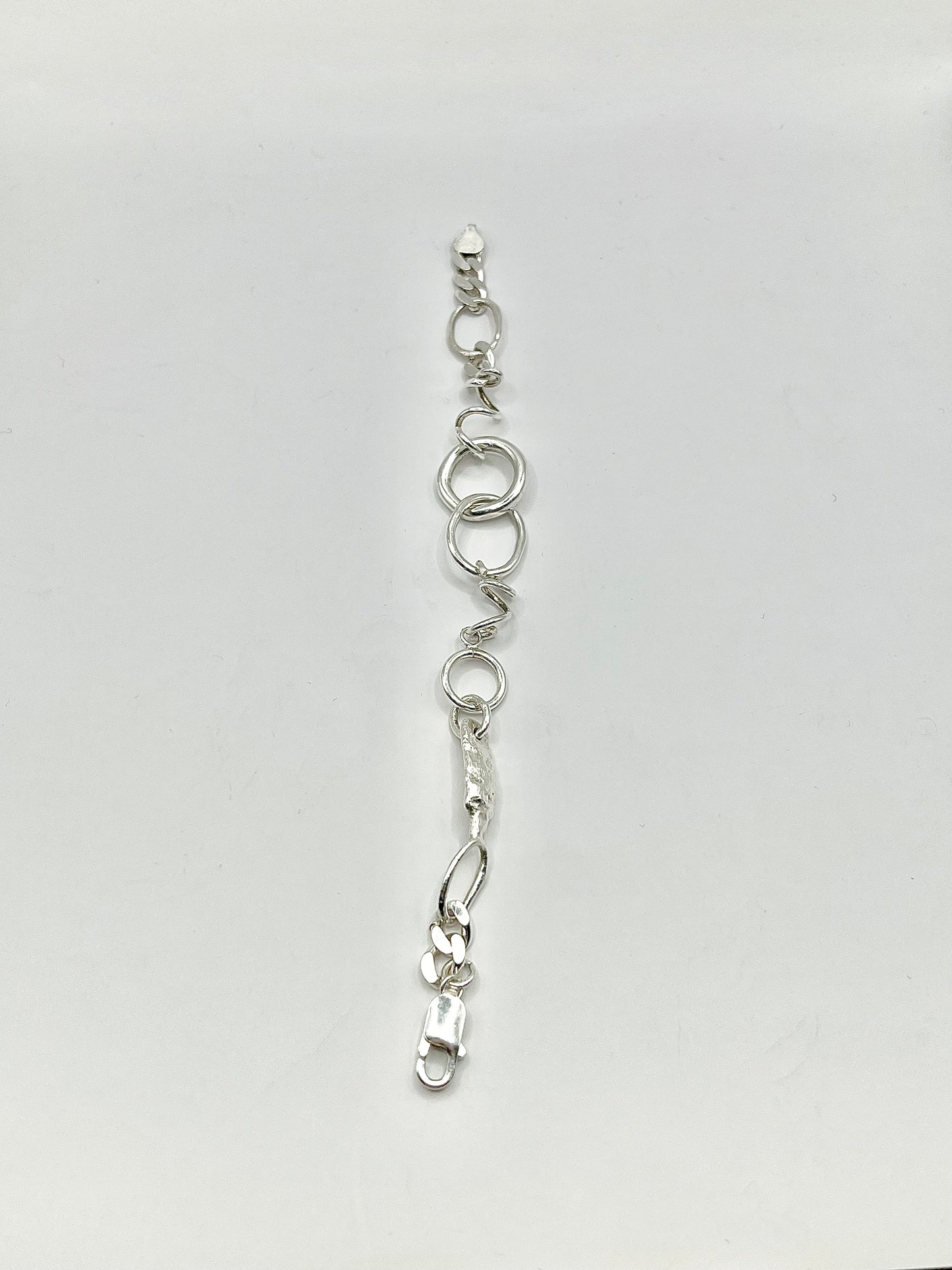 B001